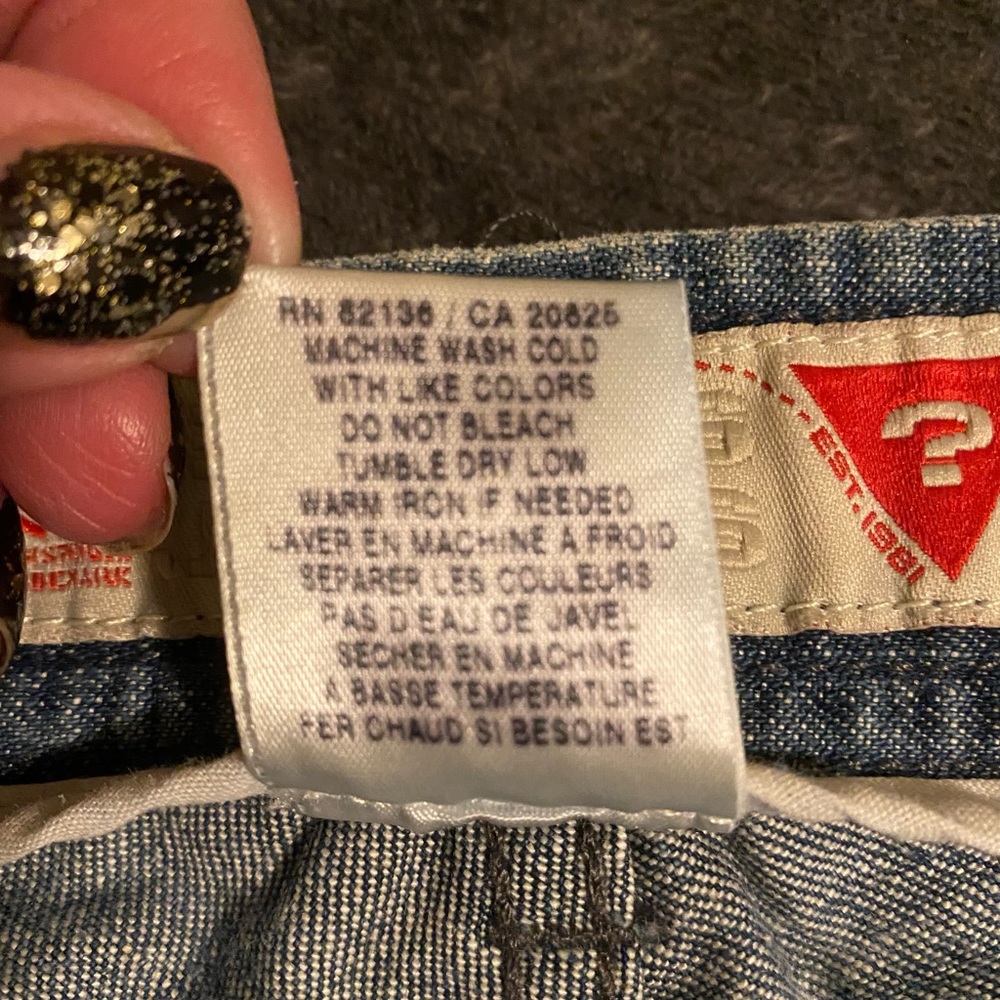 🔥Guess jean skirt size 32. Front pockets.Worn 1X - Picture 4 of 6